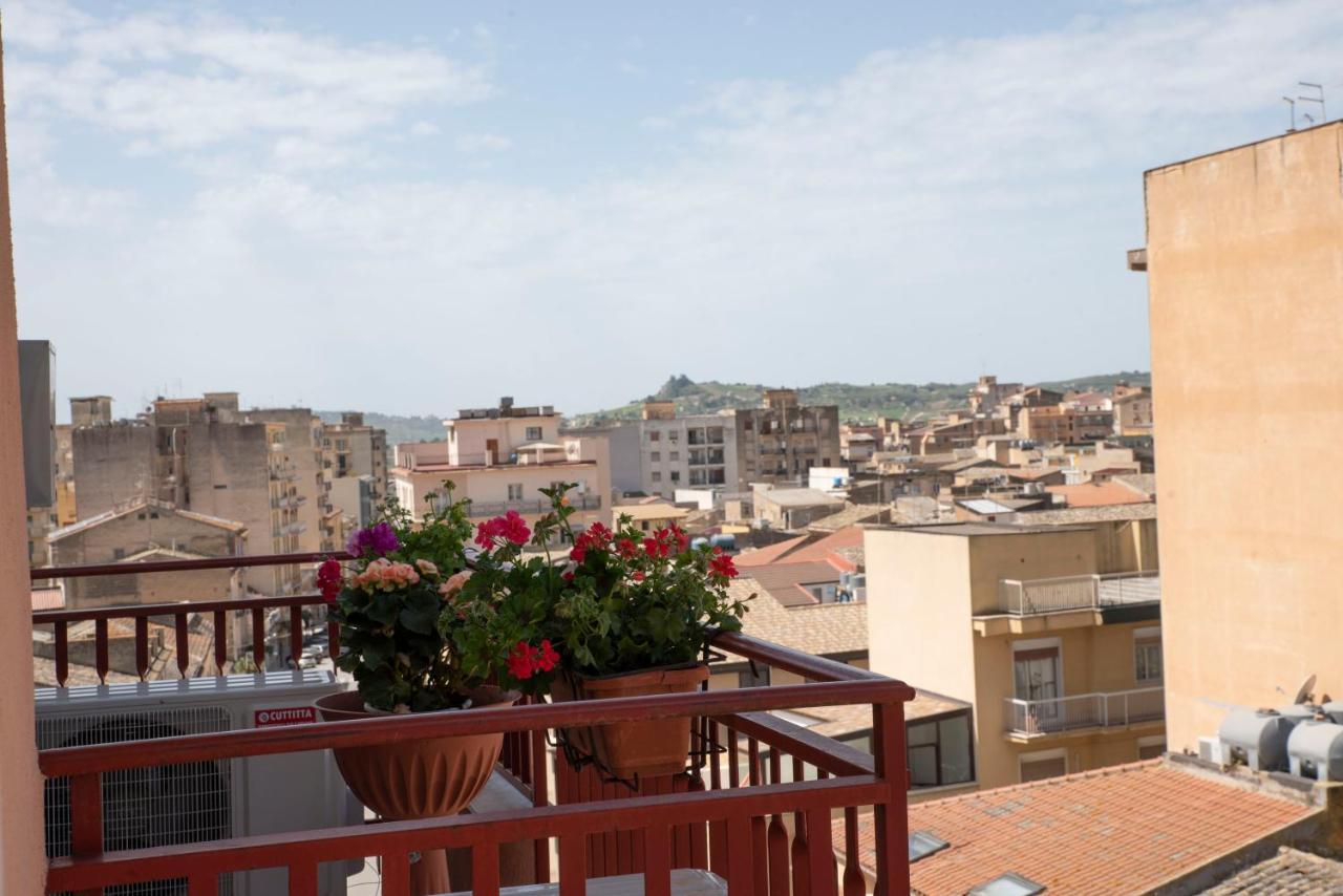 Come A Casa Panoramico E Centralissimo Leilighet Canicattì Eksteriør bilde