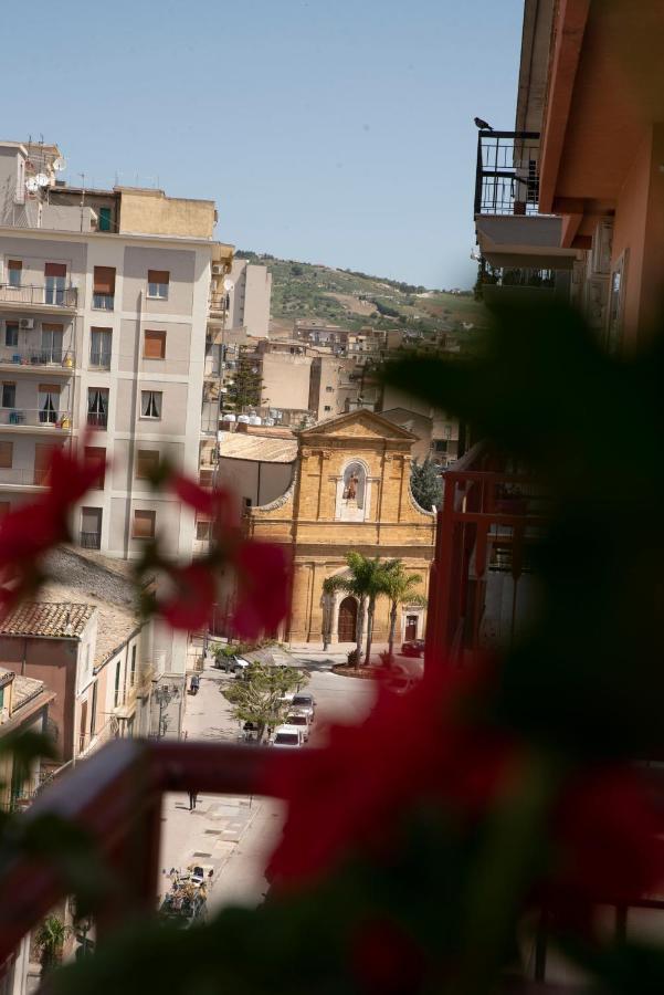 Come A Casa Panoramico E Centralissimo Leilighet Canicattì Eksteriør bilde